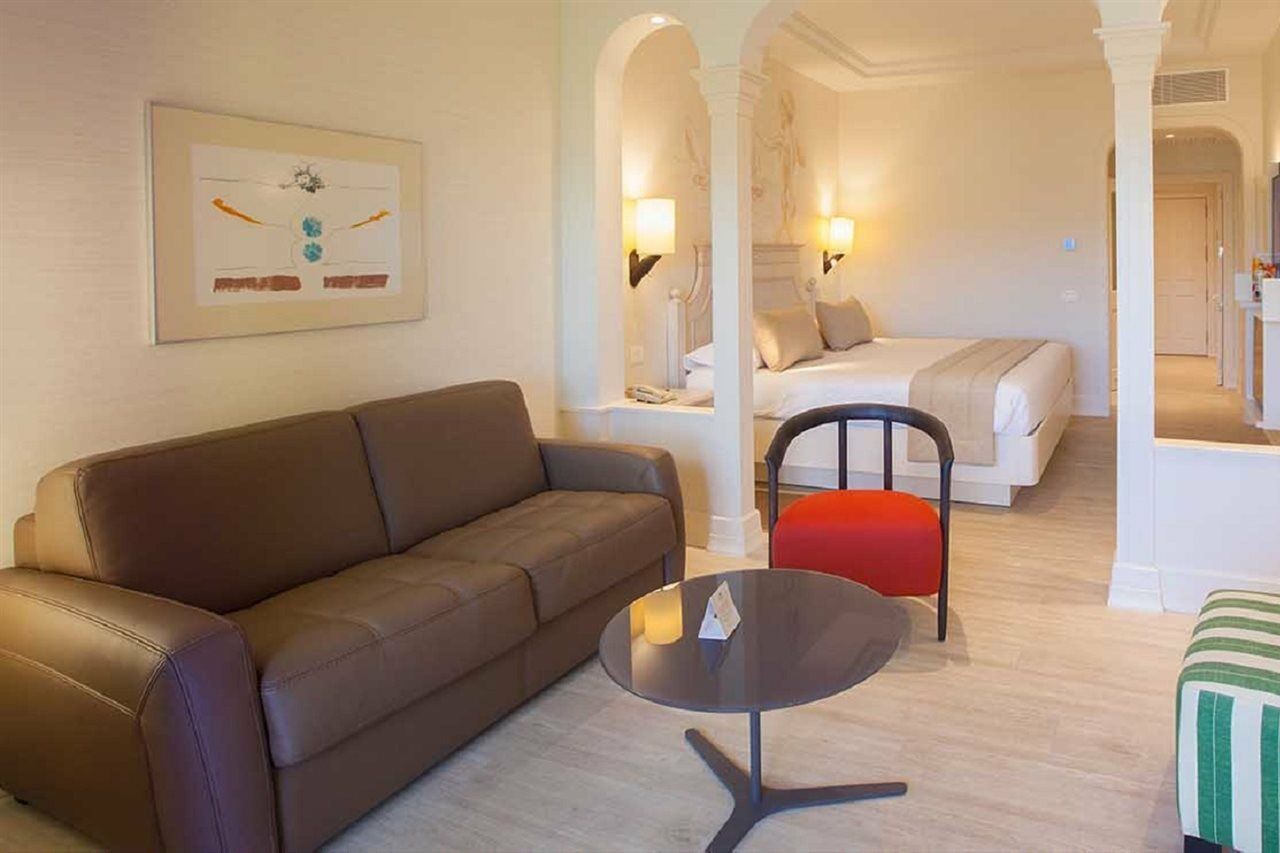 Lopesan Villa del Conde Resort&Thalasso Meloneras Esterno foto A suite at the hotel