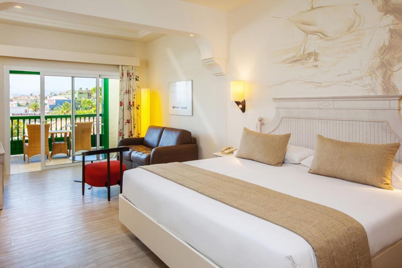 Lopesan Villa del Conde Resort&Thalasso Meloneras Esterno foto A room at the hotel